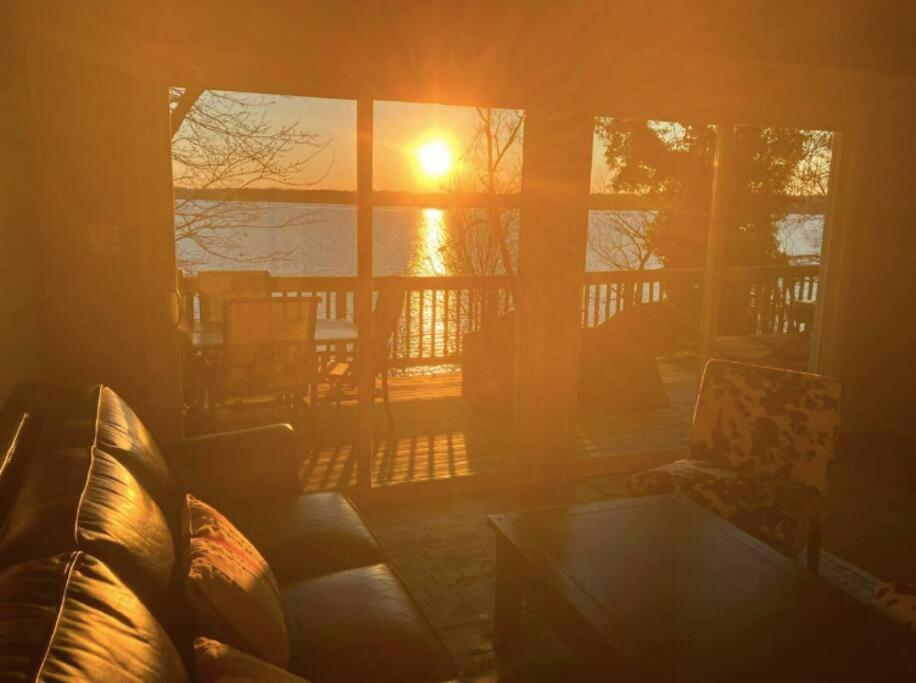 2 Bedroom Newly Renovated Waterfront Home; 10 Min From Mgm & The Gaylord Fort Washington Dış mekan fotoğraf