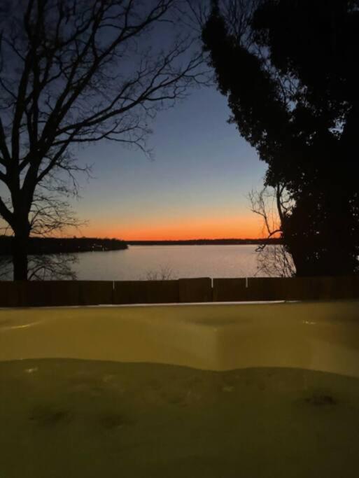 2 Bedroom Newly Renovated Waterfront Home; 10 Min From Mgm & The Gaylord Fort Washington Dış mekan fotoğraf
